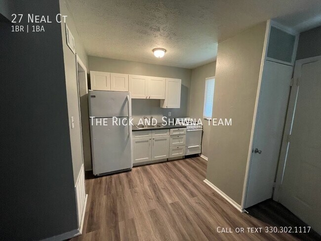 Foto del edificio - One bedroom one floor living  West Akron