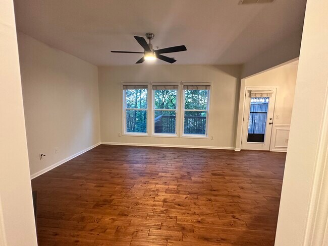 Foto del edificio - 1624 Caswell Pkwy