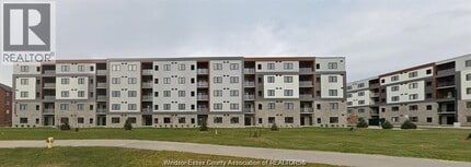 Building Photo - 2600 Sandwich W Pkwy