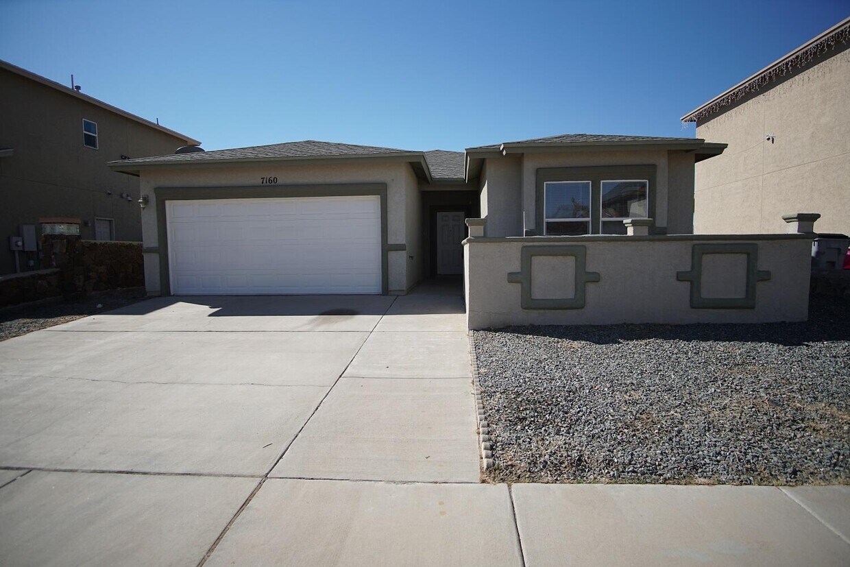 7160 Mesquite Tree Ln, El Paso, TX 79934 House for Rent in El Paso
