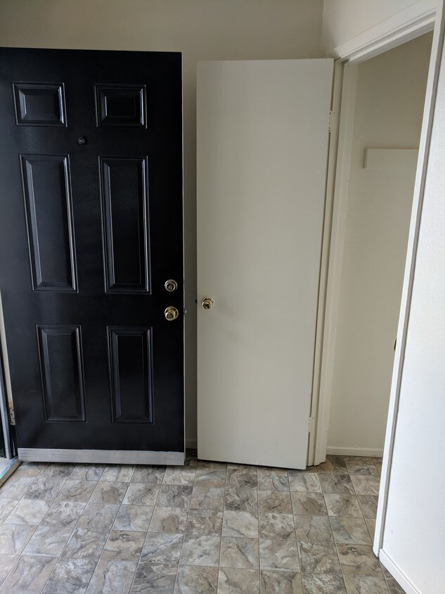 Entry Way - 10500 Croetto Way