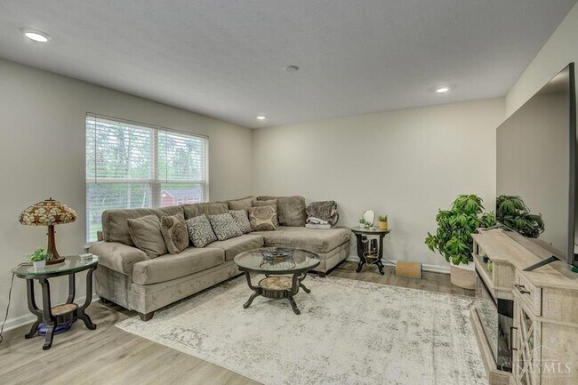 Foto del edificio - 111 River Hts Dr