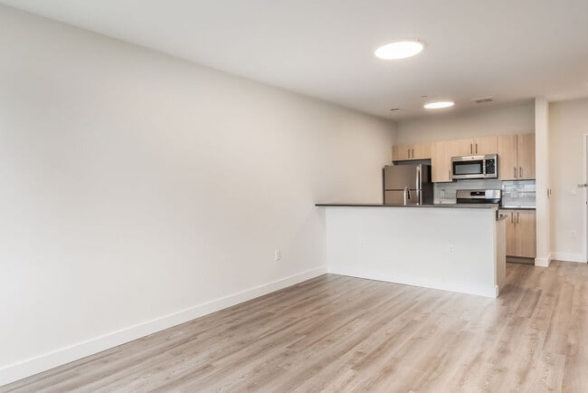 Building Photo - PINNACLE Orange Crossing