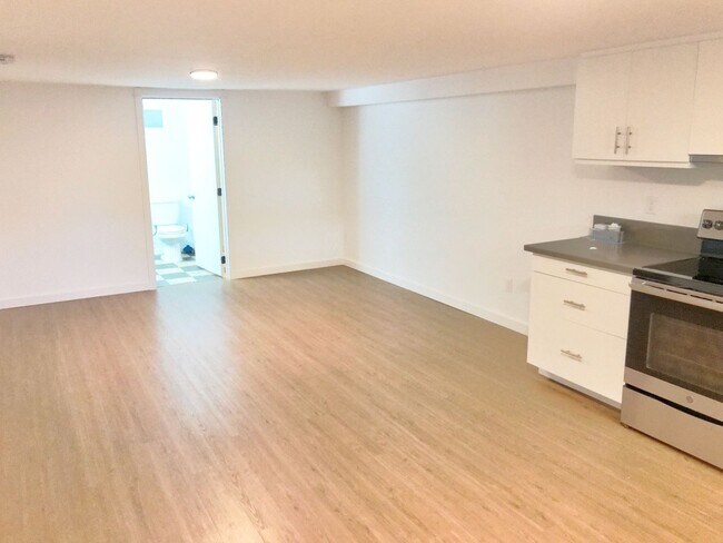 Building Photo - LAIRG01