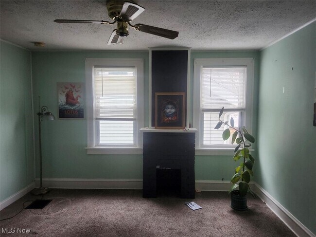 Foto del edificio - 3334 W 129th St