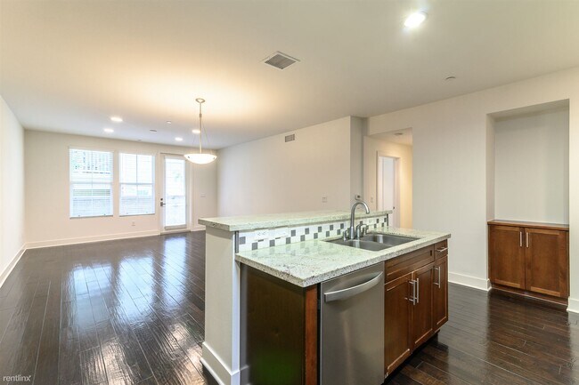 Foto del edificio - 2 br, 2 bath Condo - 2349 Jefferson Street...