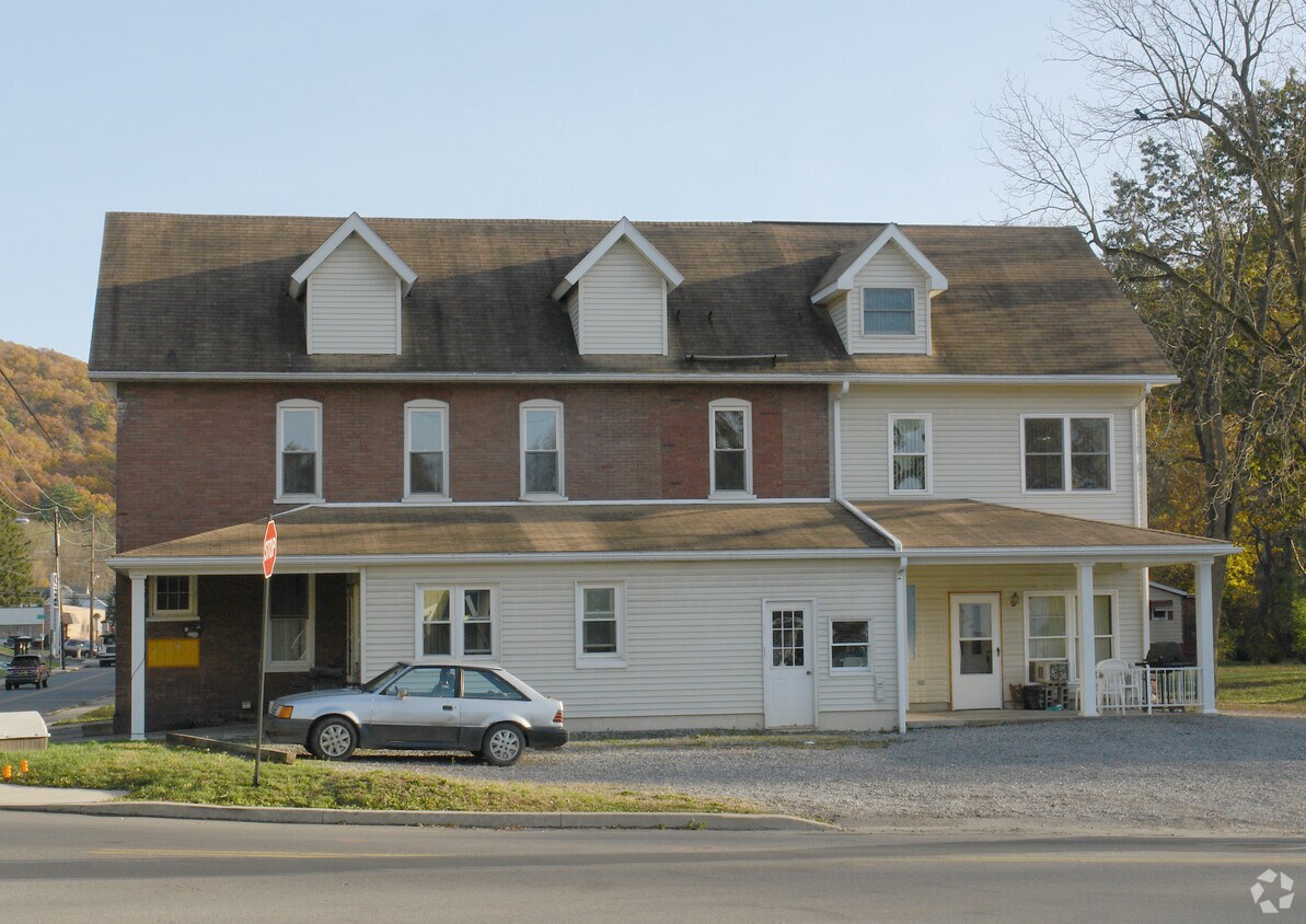 Building Photo - 136 Valley St