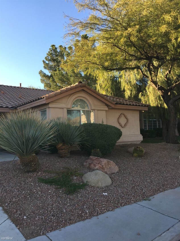 Foto principal - 7649 Brightwood Dr