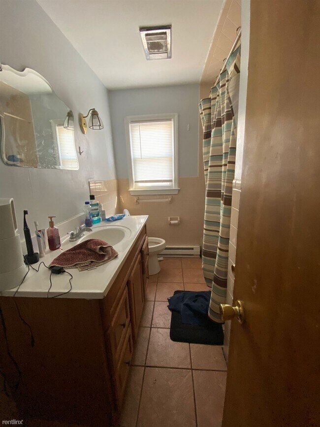 Building Photo - 6 br, 3 bath House - 1873 Shepard Ave