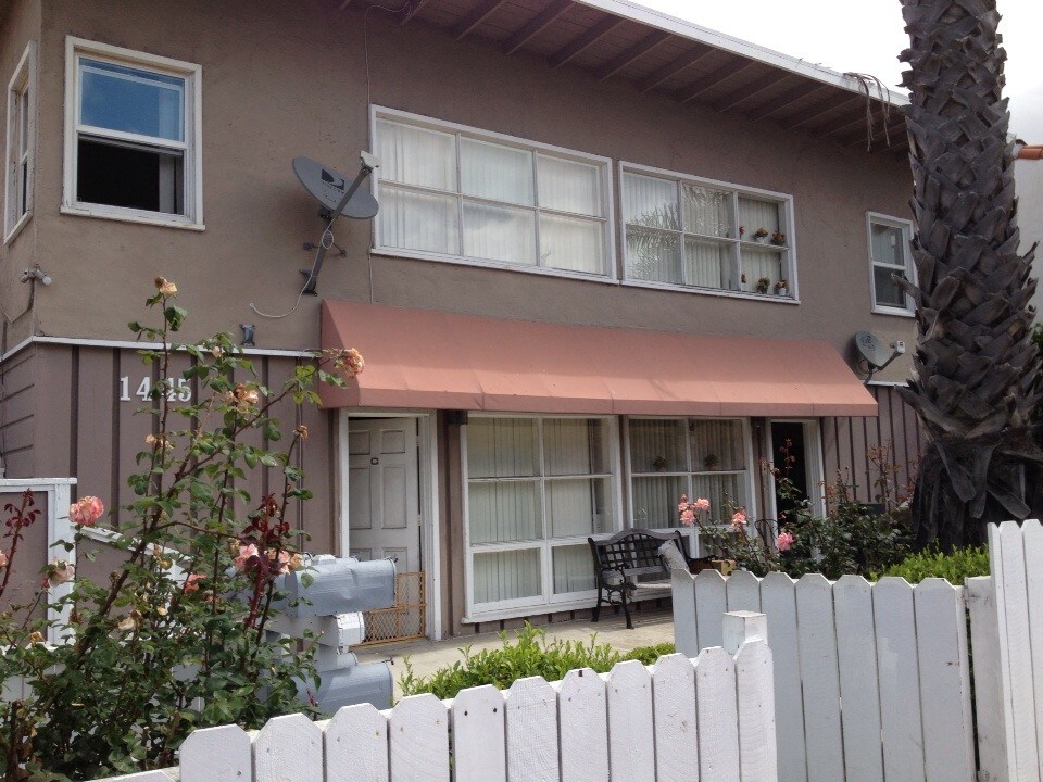 Primary Photo - 1445 N El Camino Real