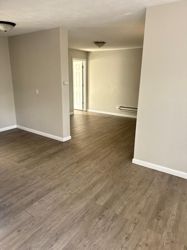 Foto del edificio - 1334 Juniper Dr