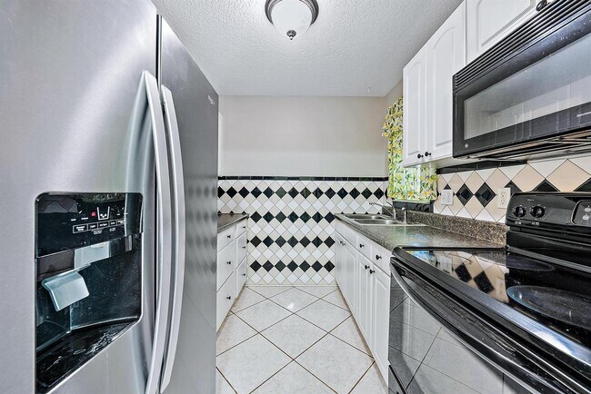 Foto del edificio - 733 Hummingbird Way