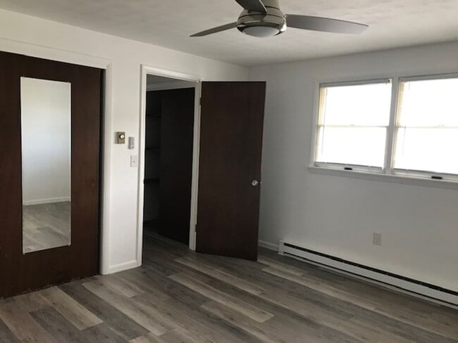 Building Photo - 212-212.5-2125 Filbert St