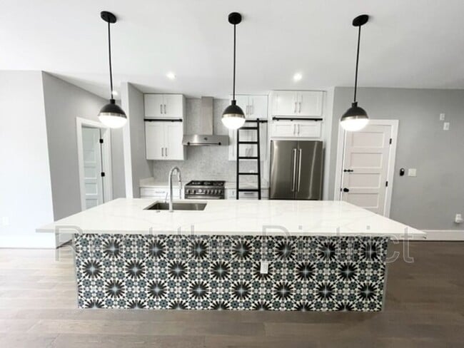 Photo - 418 Hamilton St NW House