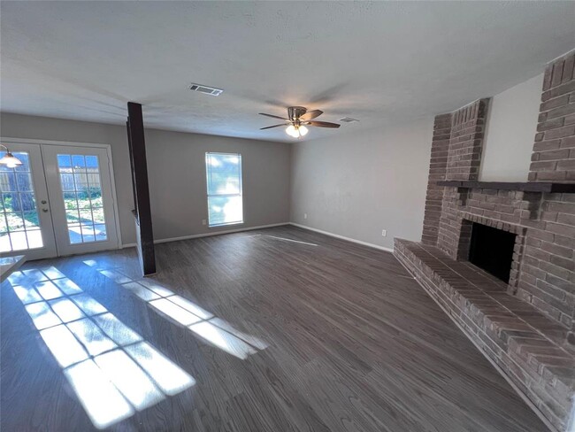 Building Photo - 2818 Quail Run Dr