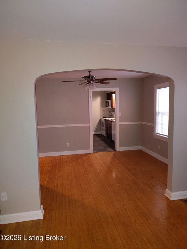 Building Photo - 3253 Lexington Rd