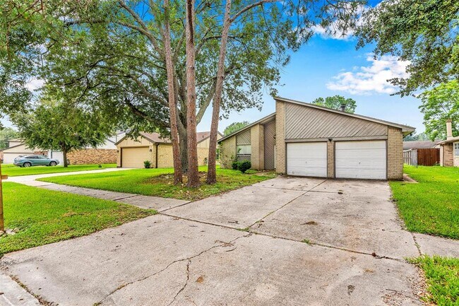 Building Photo - 15130 Harness Ln