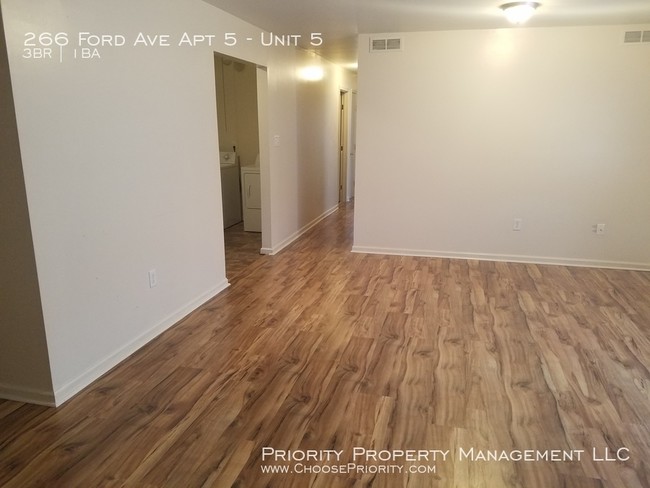 Building Photo - 3BR 1BA Apartment Style Unit, Standardsville