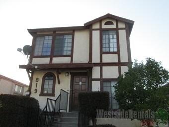Vista frontal de 819 S Golden West Ave - 819 S Golden West Ave