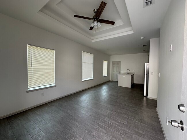 Foto del edificio - 2700 W Mile 5 Rd