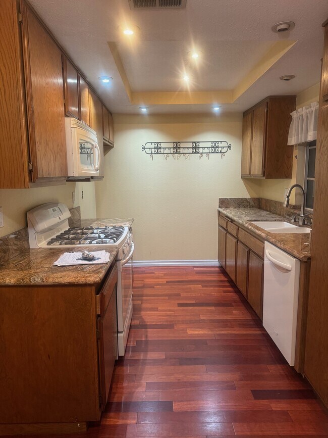 cocina - 109 W Spring St