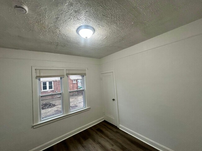 Foto del edificio - 18095 Goulburn Ave
