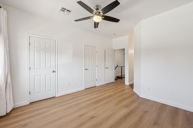 Foto del edificio - 525 N Miller Rd