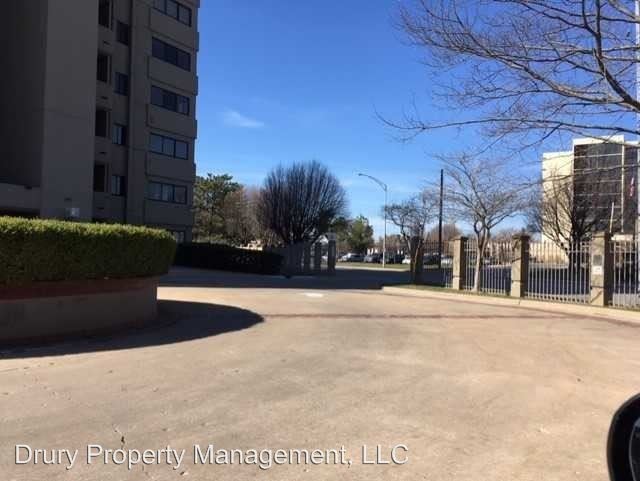 Foto del edificio - 350 S John Q Hammons Pkwy