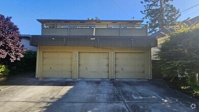 Building Photo - 376 E Washington Ave