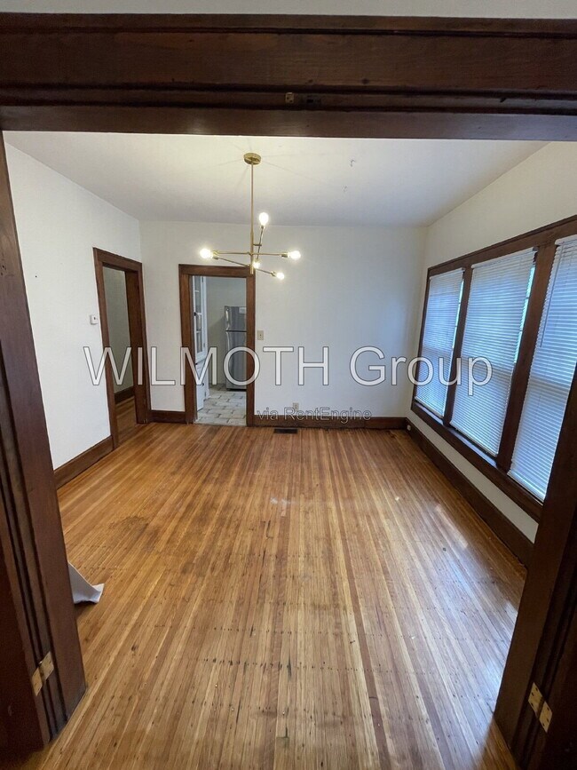 Foto del edificio - 537 E 11th St