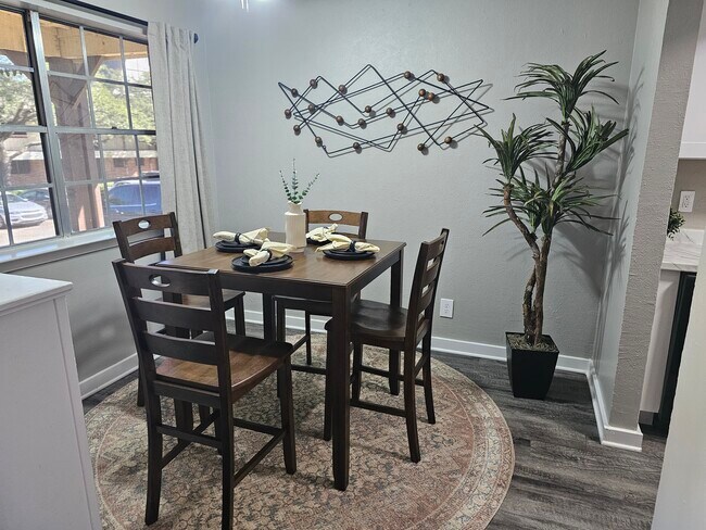 Foto del edificio - Castle Hill Apartments