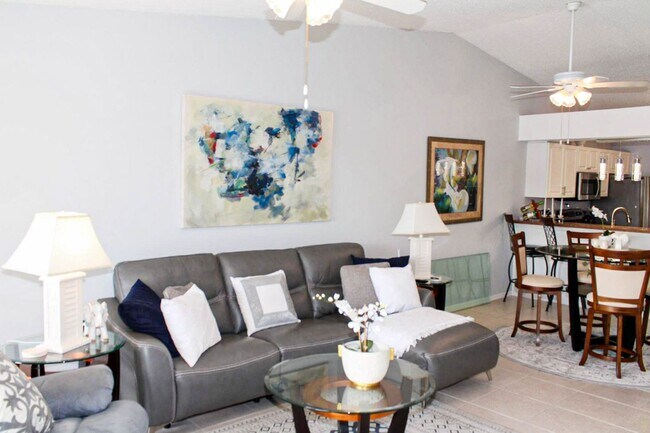 Foto del edificio - ***BERKSHIRE LAKES***NEW REMODELED MASTER ...