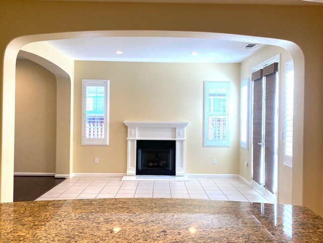 Building Photo - San Ramon Gale Ranch Home 5 bed/3.5 bath U...