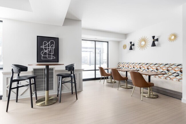 Interior Photo - Kipling