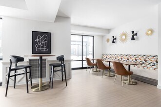 Interior Photo - Kipling