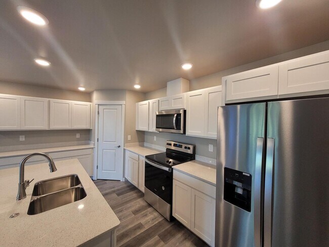 Foto del edificio - 3404 Taylor Ave