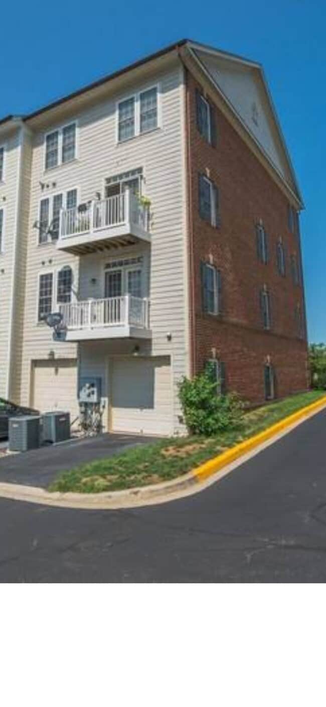 Building Photo - 9515 Knights Walk Ln