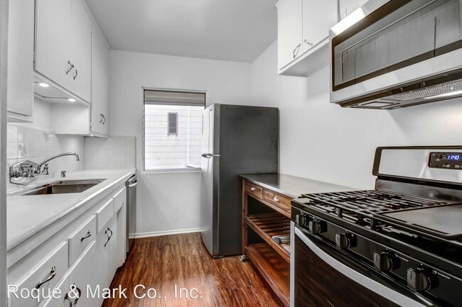Building Photo - 2 br, 1 bath Apartment - 1047 2nd St. 1047...