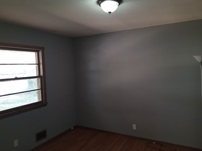 Building Photo - 7875 Firwood Way NE