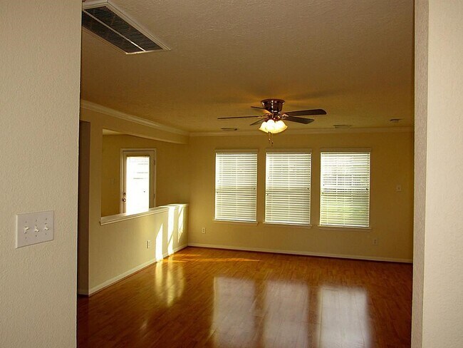 Building Photo - 29222 Legends Green Dr