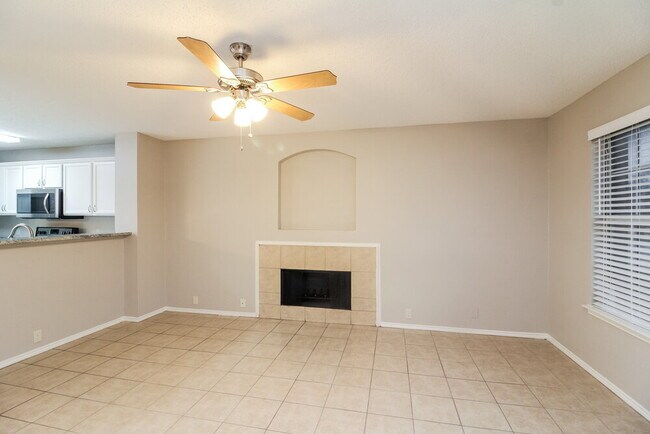 Foto del edificio - 1616 Columbia Dr