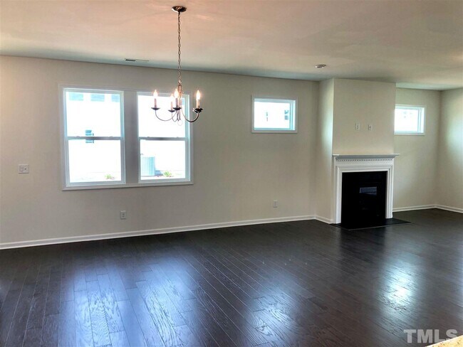 Building Photo - 2914 Malvina Terrace