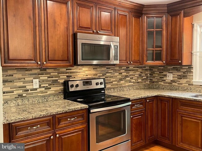 Building Photo - 6223 Rathlin Dr