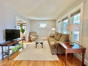 Building Photo - 15 Woods Ave