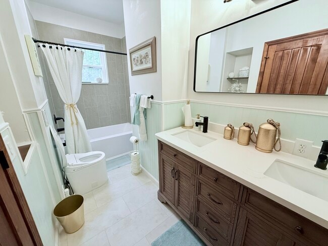 Baño principal - 6634 Etzel Ave