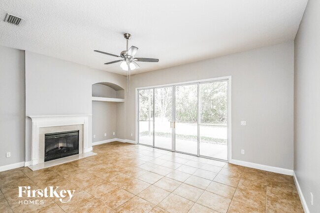Foto del edificio - 408 Spring Ridge Ct