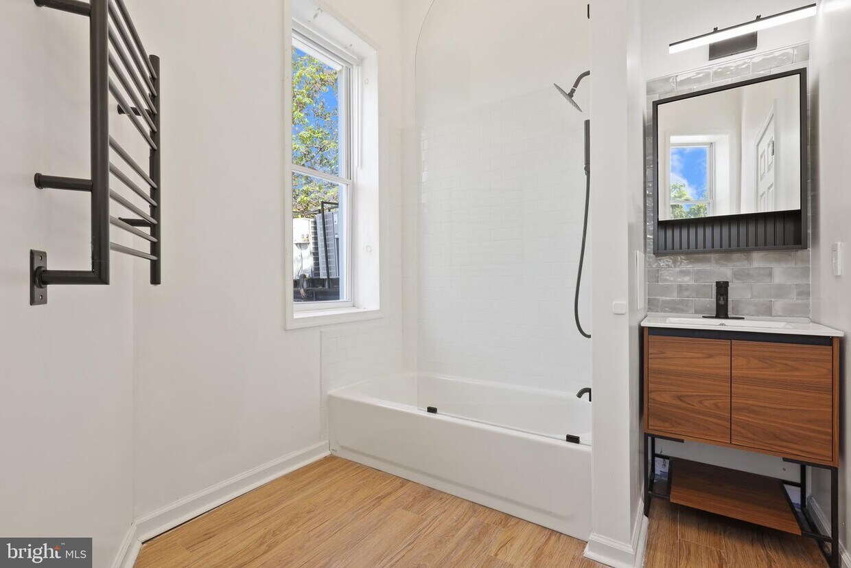 Primary Photo - 2200 Eutaw Pl