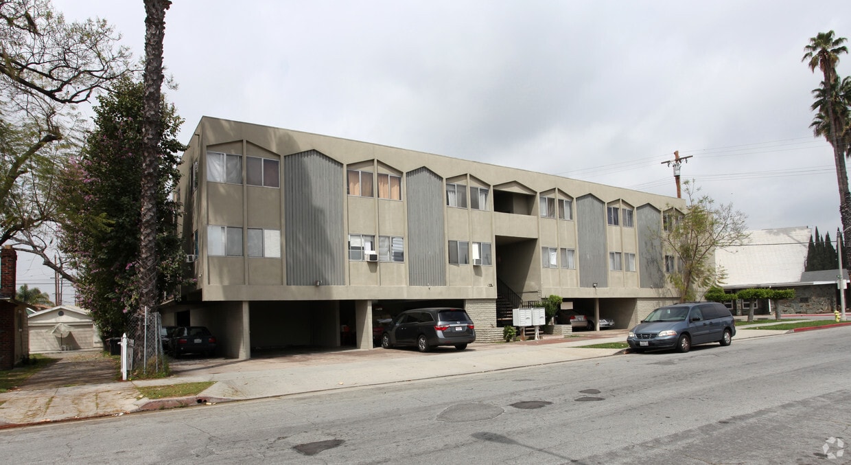 111 N Curtis Ave - 111 N Curtis
