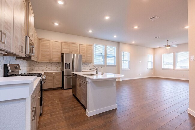Foto del edificio - Beautiful 4 Bedroom, 2.5 Bathroom home in Manor!!!