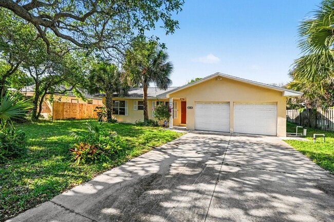 Building Photo - 108 Delvalle St